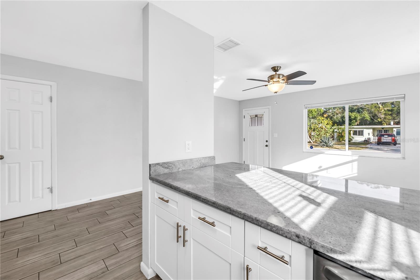 Image 8 of 20 For 5026 3rd Avenue S