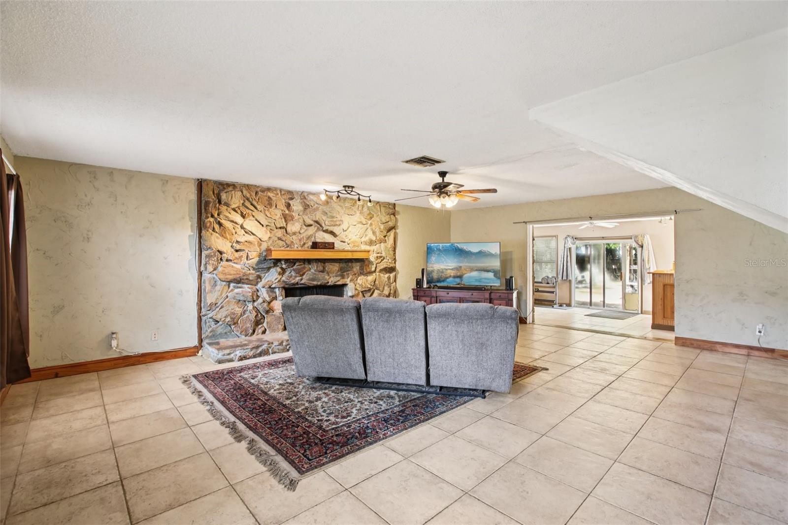 Image 5 of 27 For 1101 Terra Mar Drive