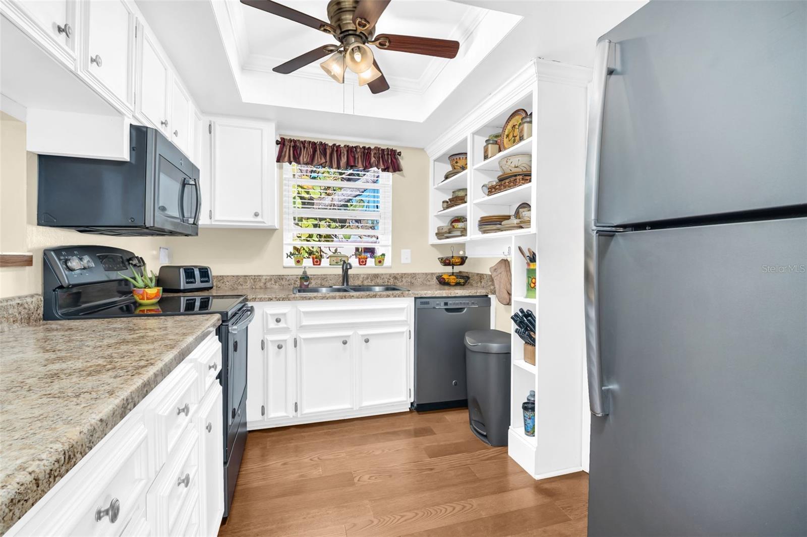 Image 10 of 49 For 3481 Maclaren Drive