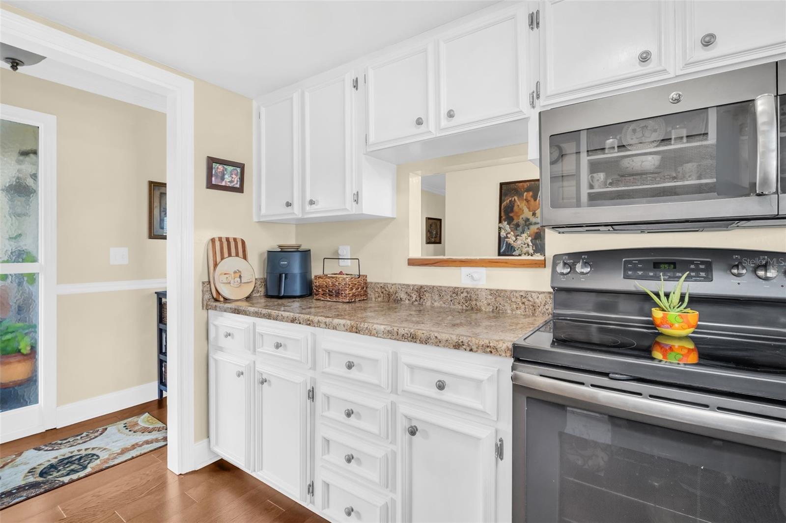 Image 12 of 49 For 3481 Maclaren Drive