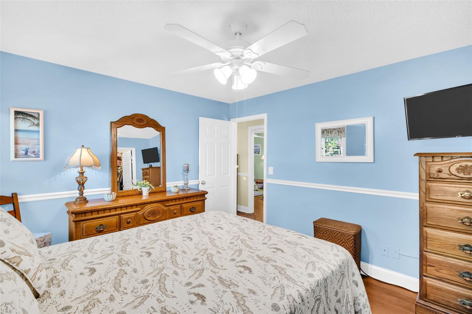 Image 17 of 49 For 3481 Maclaren Drive