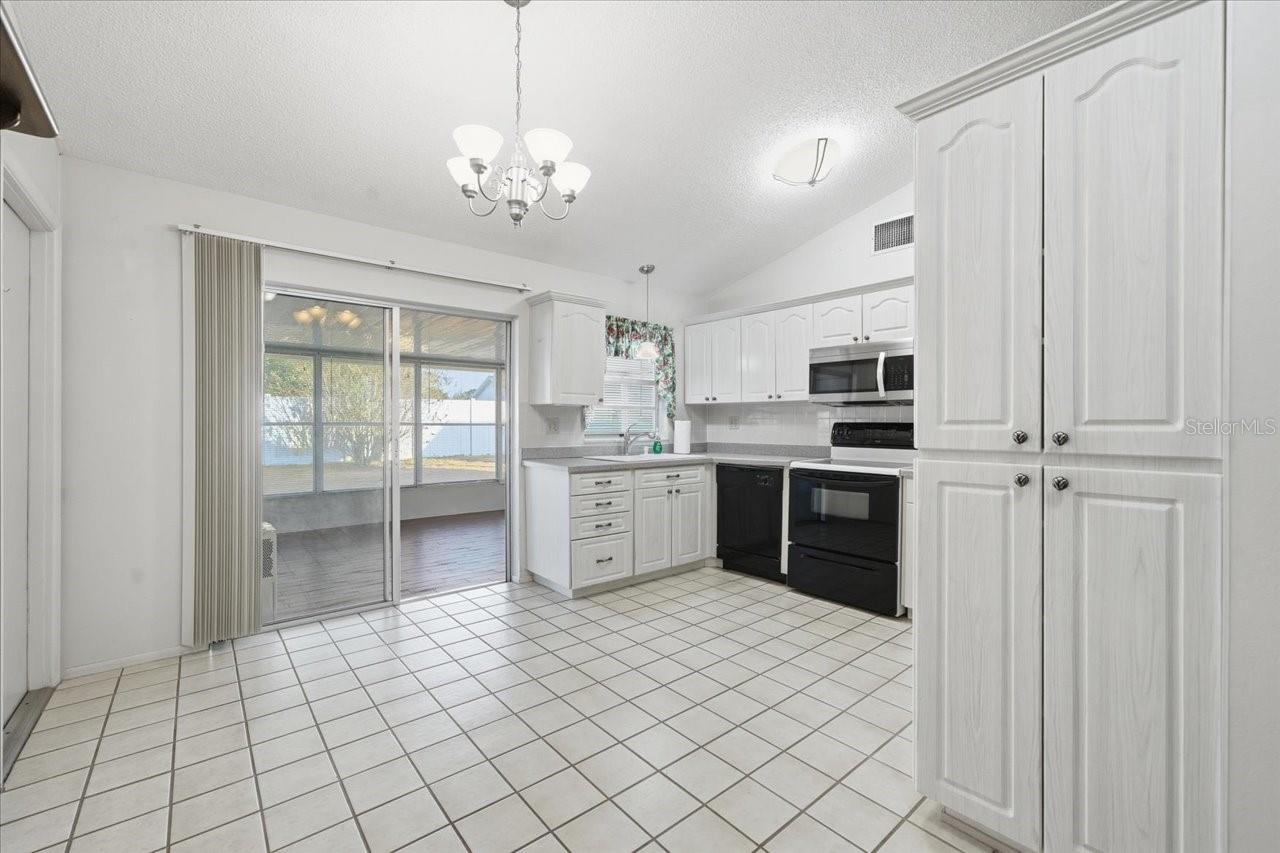 Image 7 of 29 For 3136 Loomis Drive