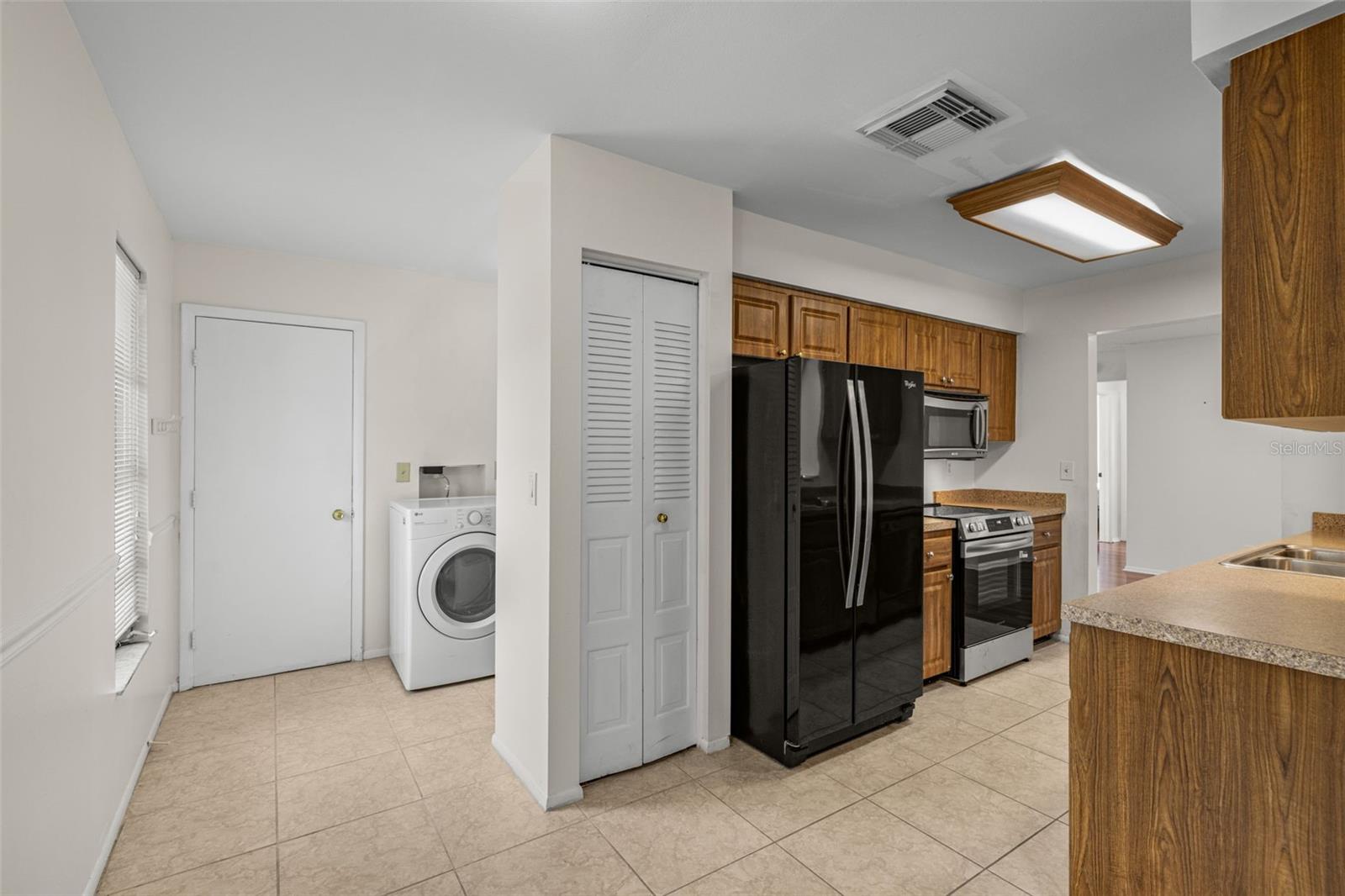 Image 13 of 50 For 142 Stafford Circle