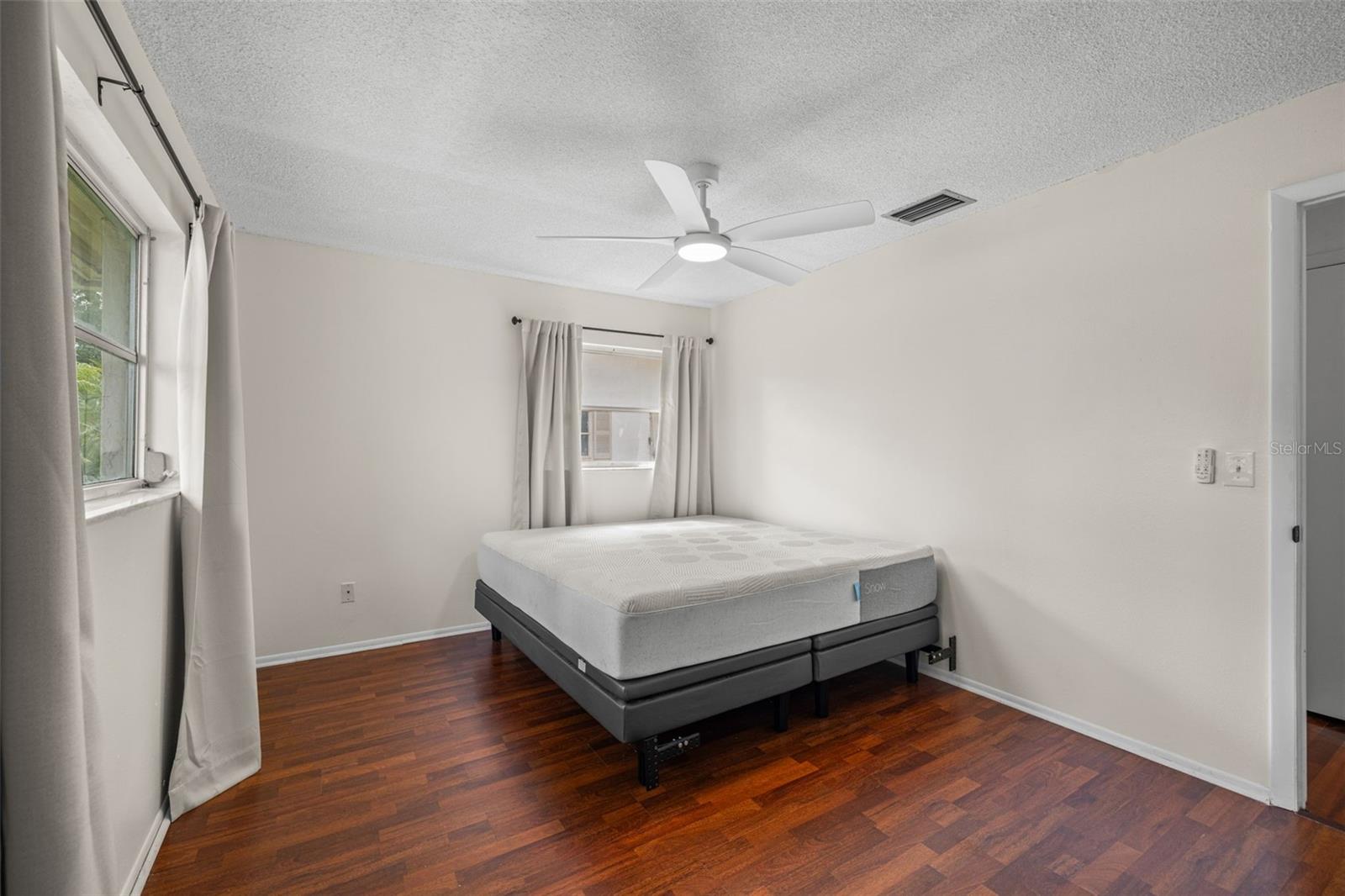 Image 20 of 50 For 142 Stafford Circle