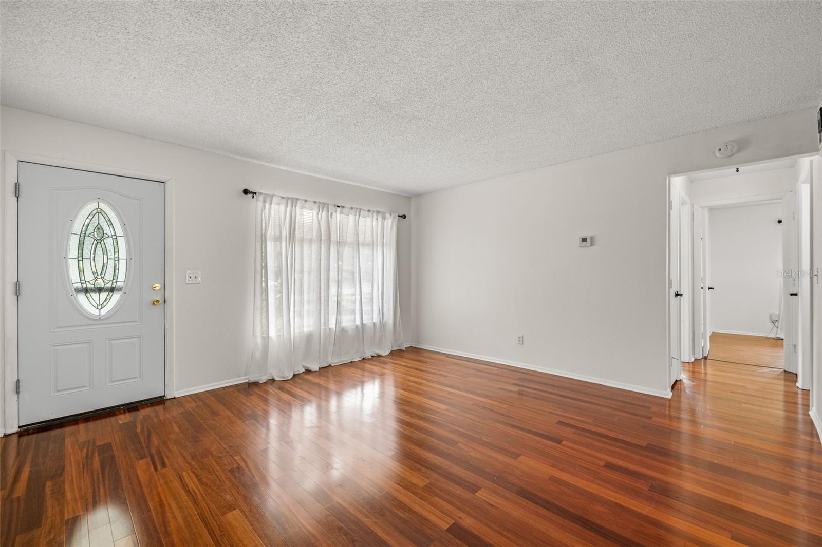 Image 5 of 50 For 142 Stafford Circle