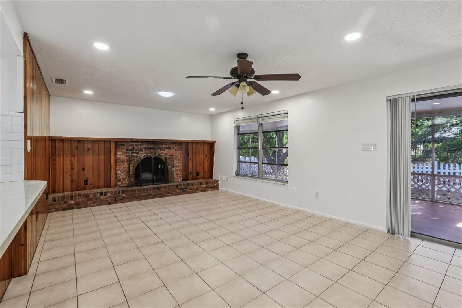 Image 7 of 34 For 3100 Canal Drive