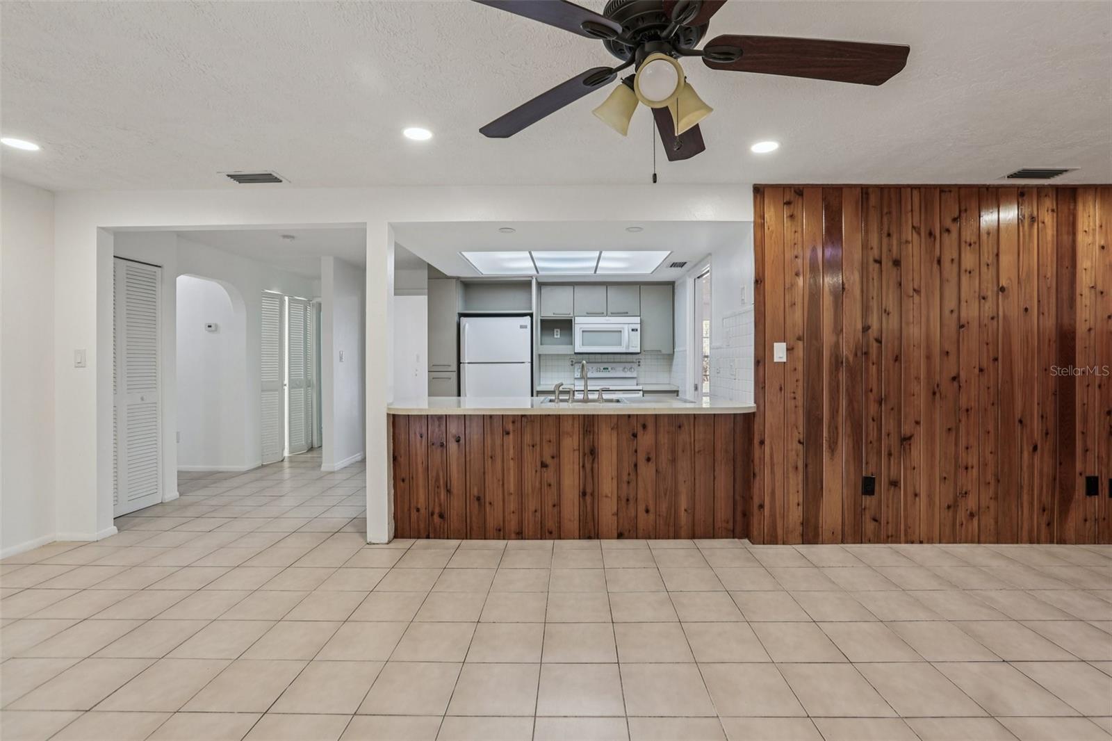 Image 8 of 34 For 3100 Canal Drive