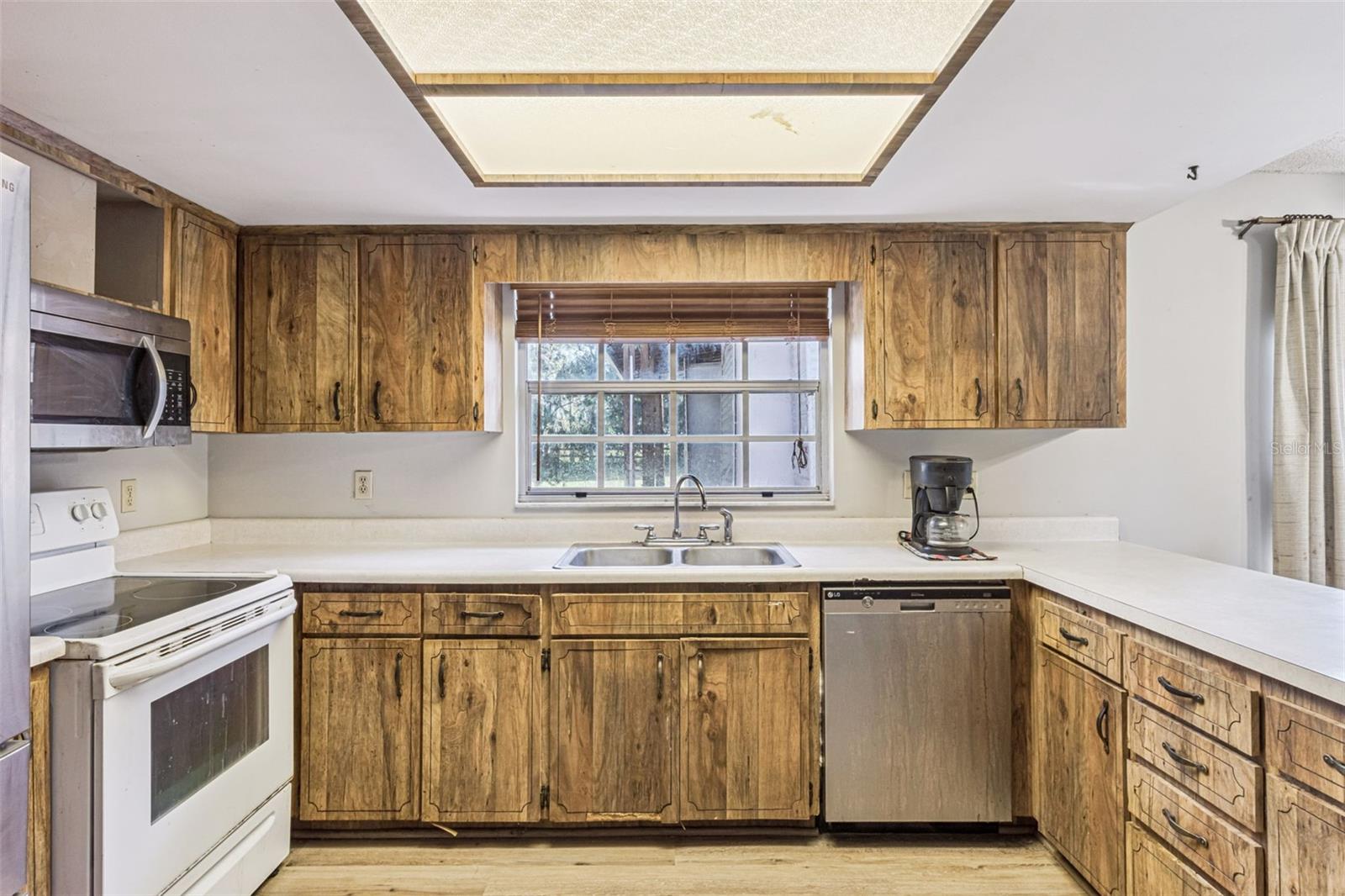 Image 18 of 47 For 4142 El Shaddiai Square