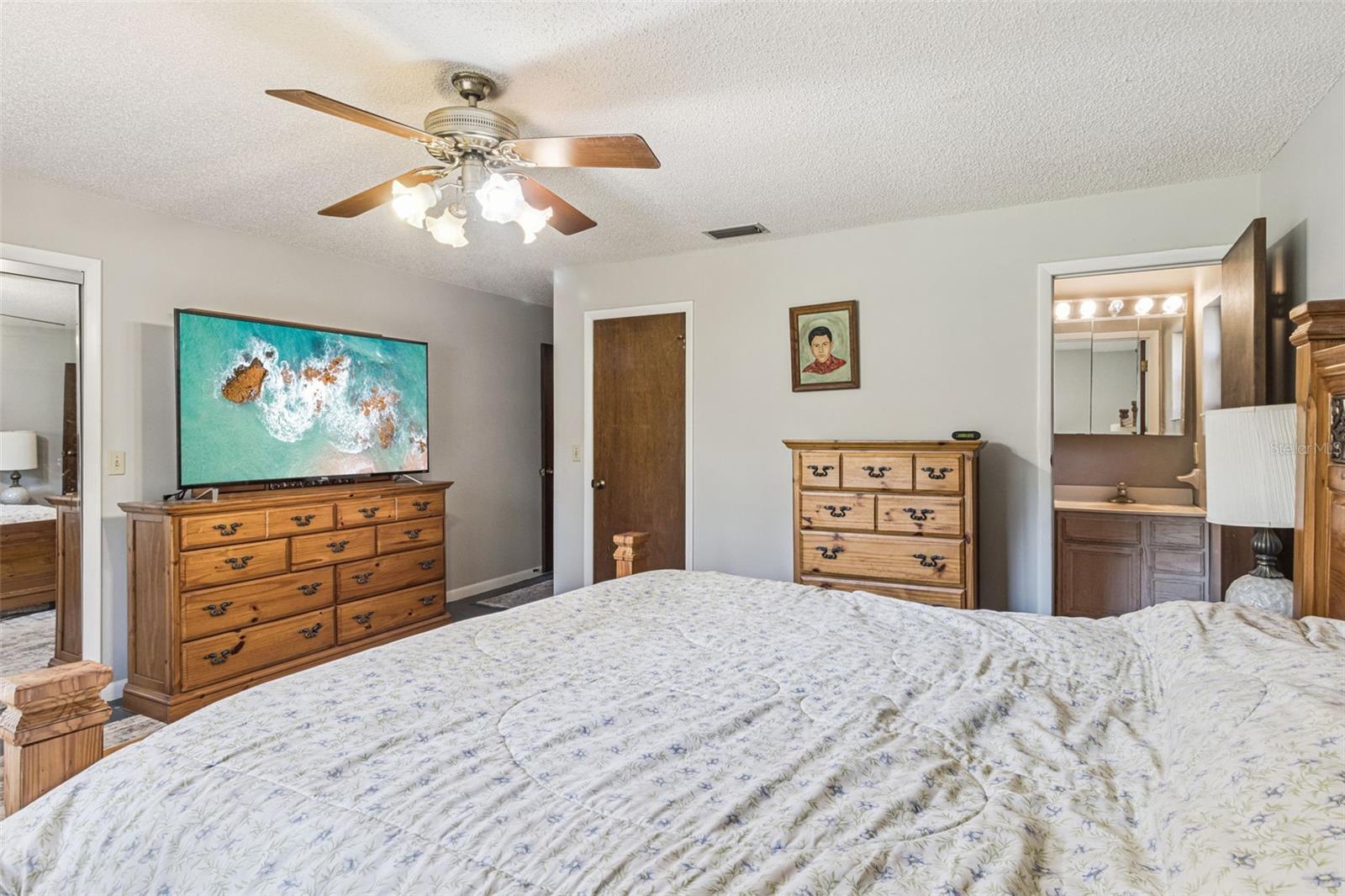 Image 22 of 47 For 4142 El Shaddiai Square