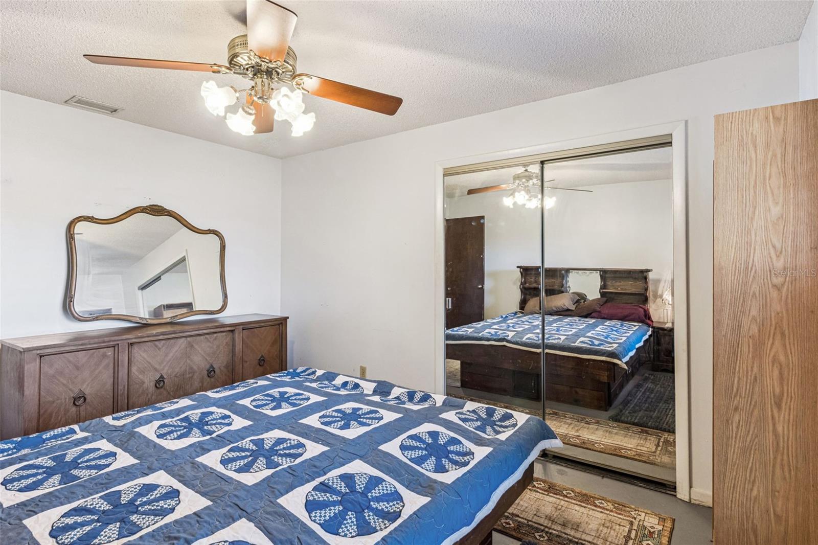 Image 24 of 47 For 4142 El Shaddiai Square