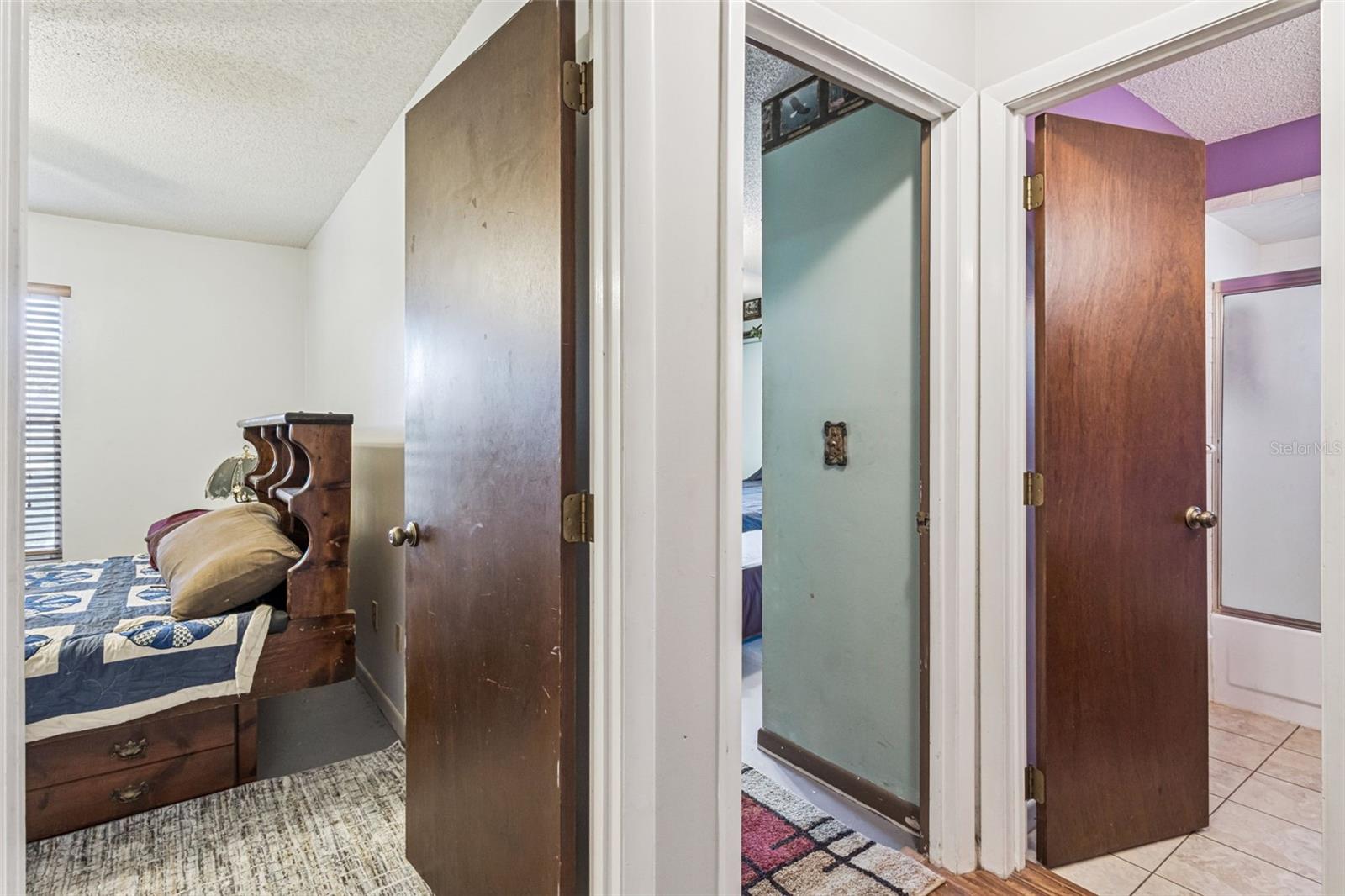 Image 28 of 47 For 4142 El Shaddiai Square