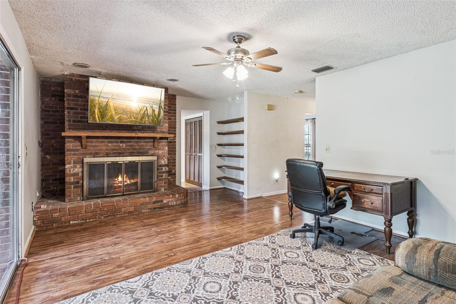 Image 6 of 47 For 4142 El Shaddiai Square