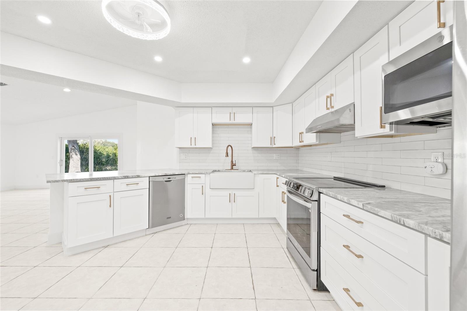 Image 11 of 44 For 4543 Dewey Drive