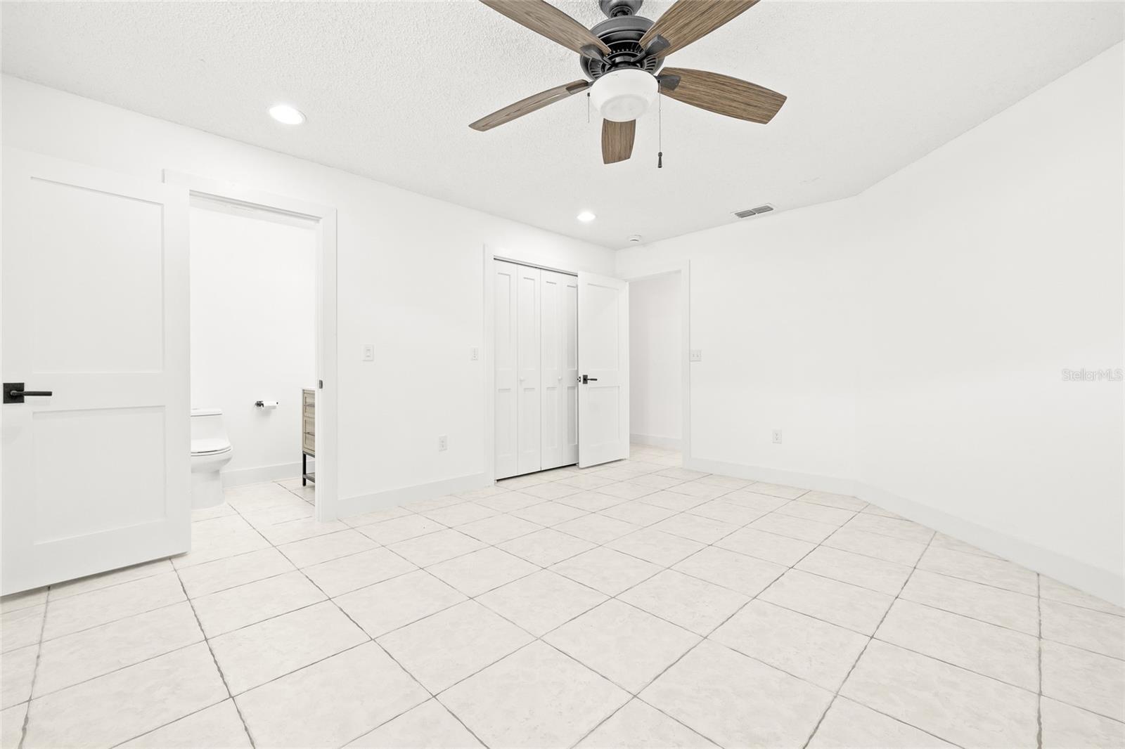 Image 18 of 44 For 4543 Dewey Drive