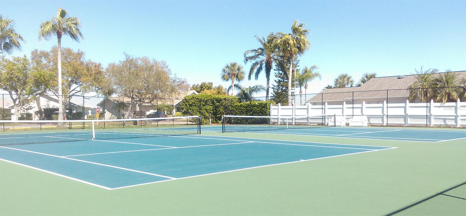 Image 38 of 44 For 4543 Dewey Drive