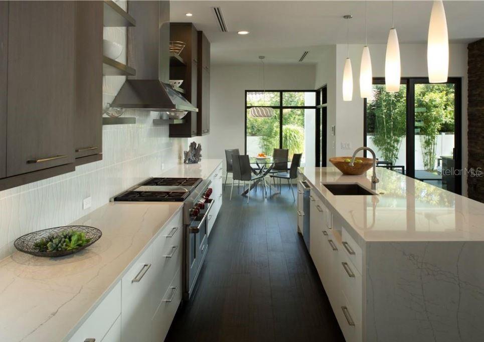 Listing photo id 9 for 356 Bayview Drive Ne