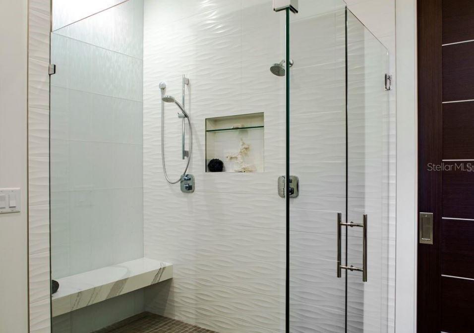 Listing photo id 19 for 356 Bayview Drive Ne