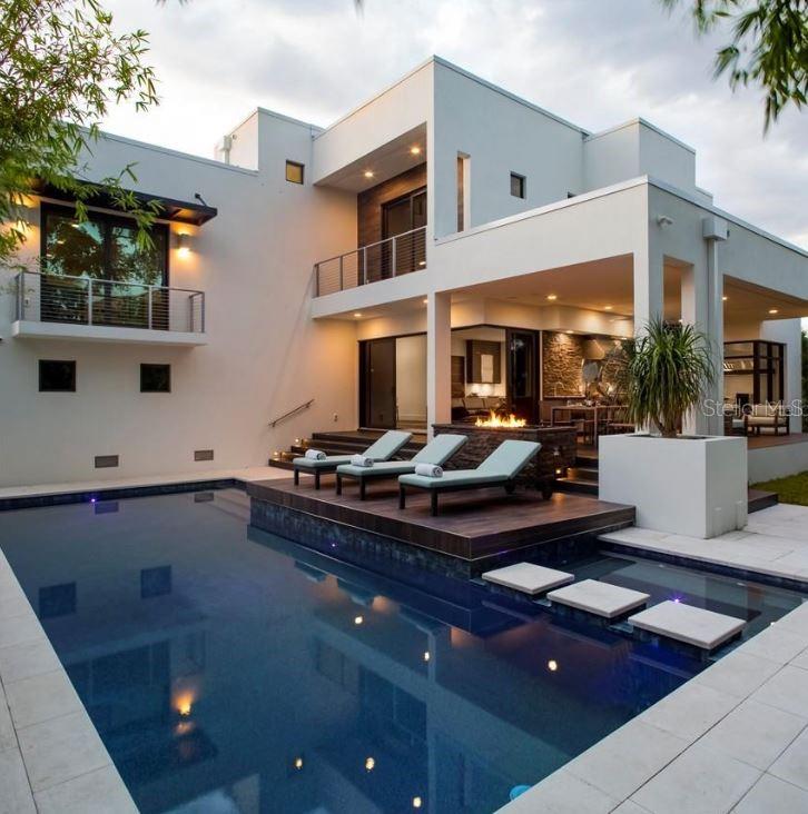 Listing photo id 2 for 356 Bayview Drive Ne