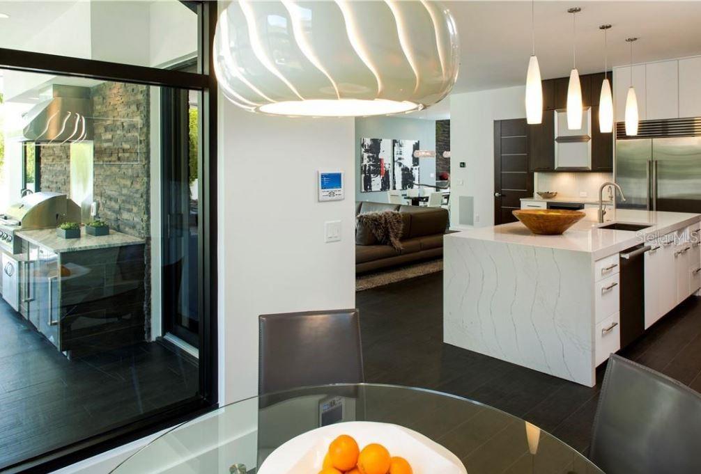 Listing photo id 6 for 356 Bayview Drive Ne