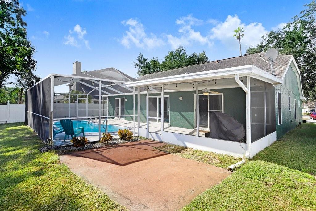 Image 21 of 29 For 2027 Darlington Oak Drive