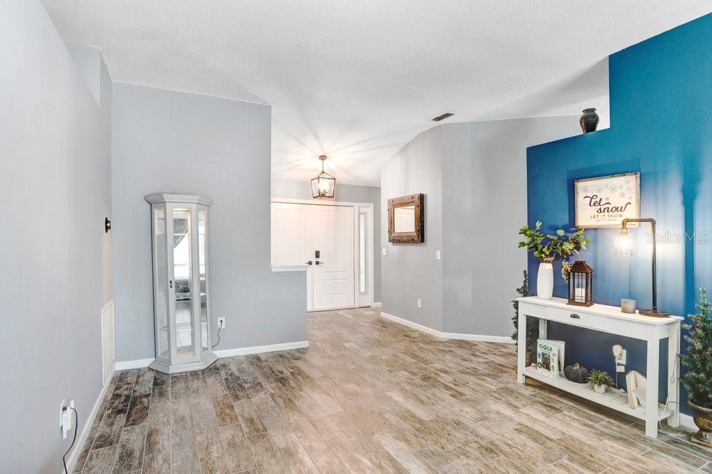 Image 7 of 29 For 2027 Darlington Oak Drive