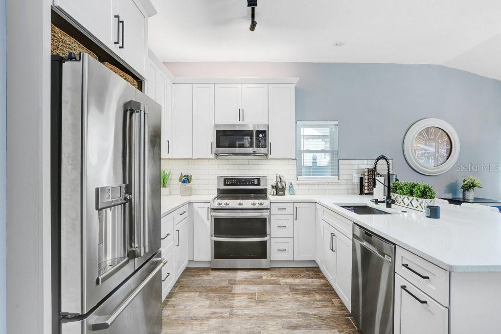 Image 8 of 29 For 2027 Darlington Oak Drive