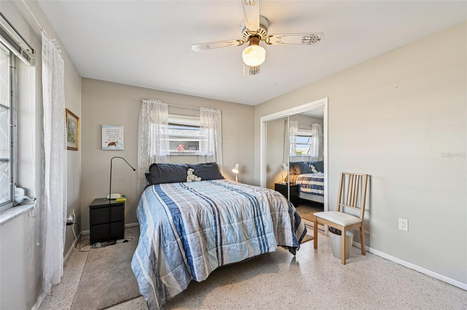 Image 16 of 48 For 722 Tam O Shanter Avenue