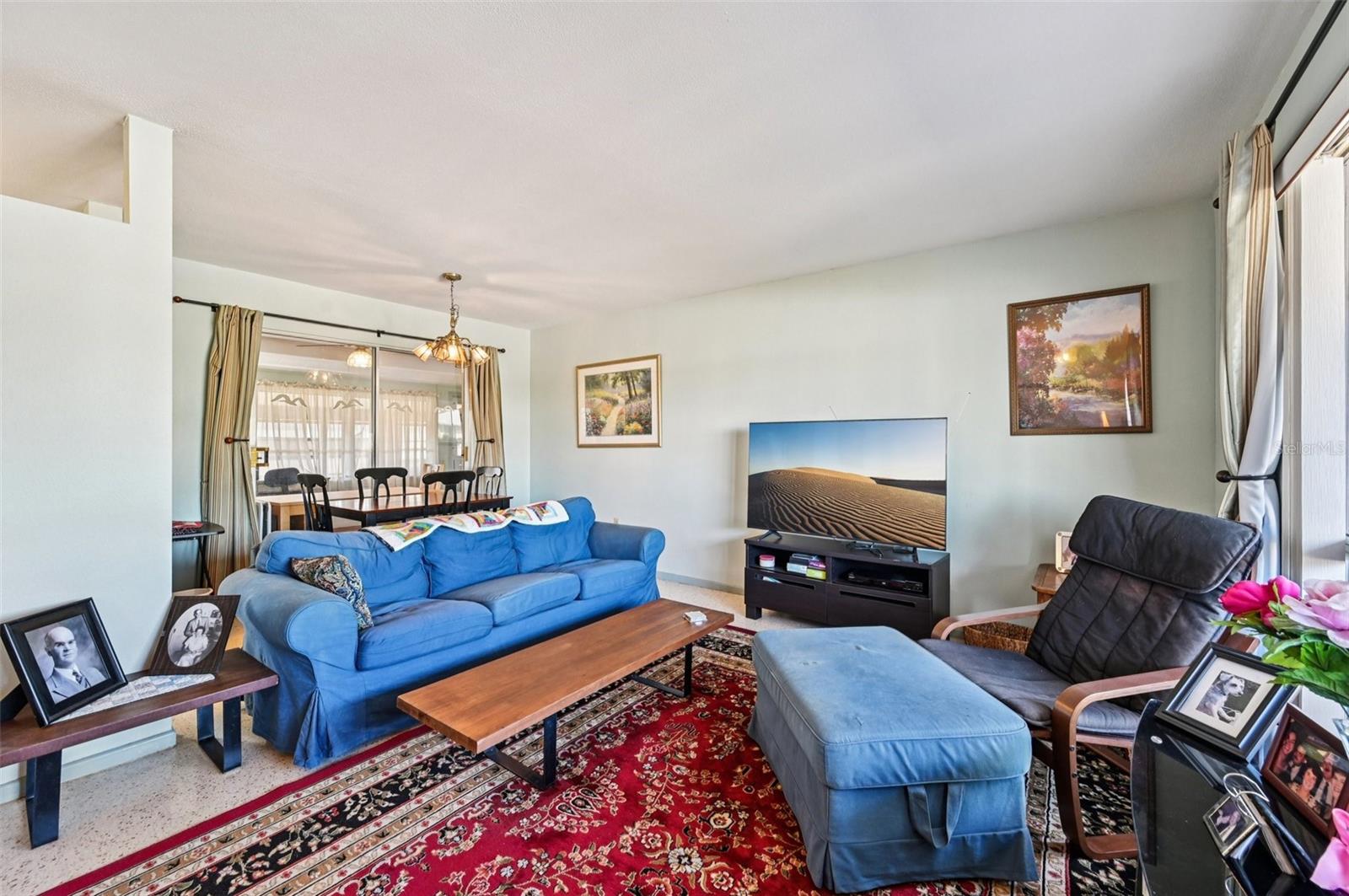 Image 5 of 48 For 722 Tam O Shanter Avenue