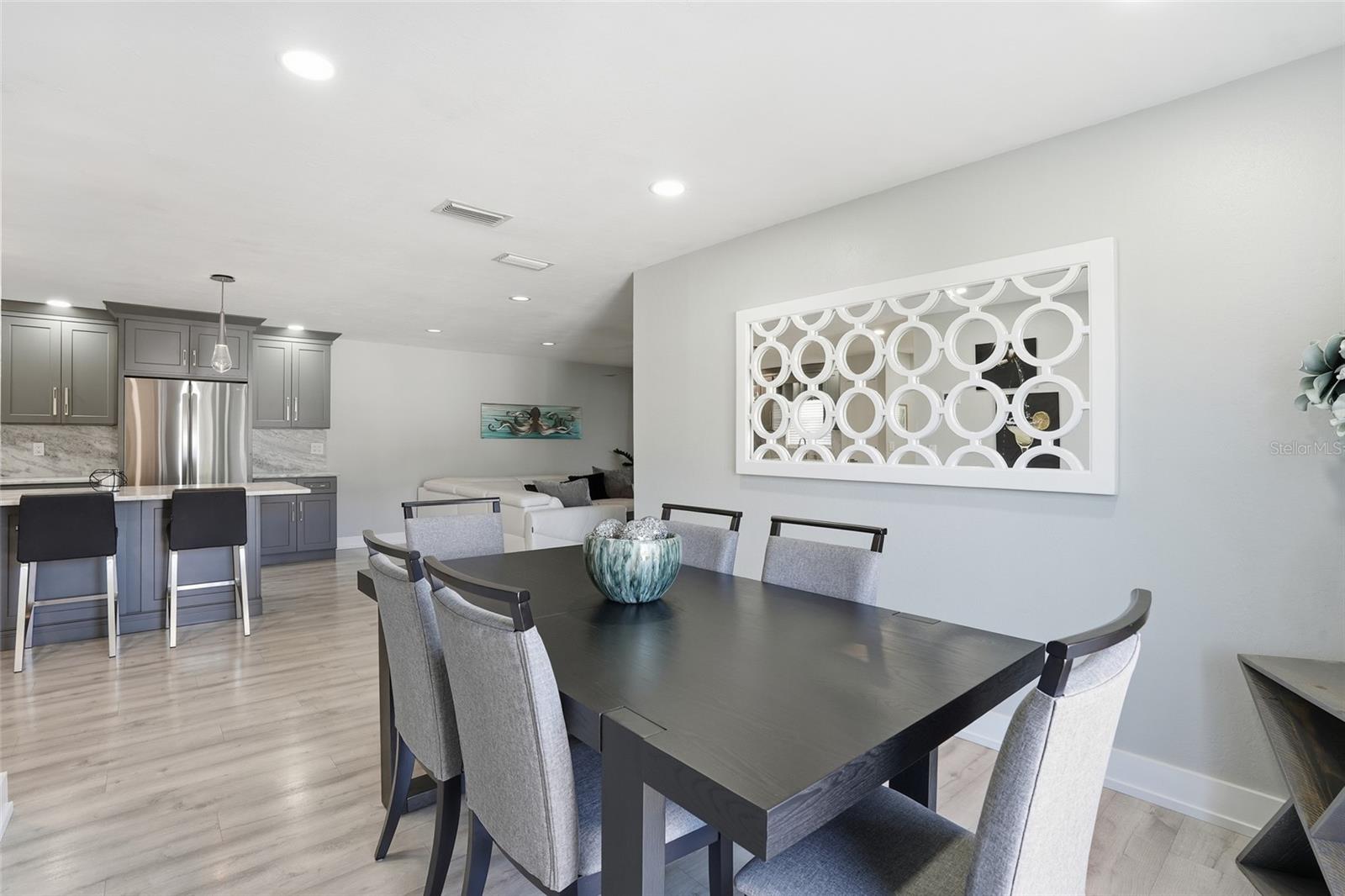 Image 14 of 39 For 5102 Coronado Parkway 2