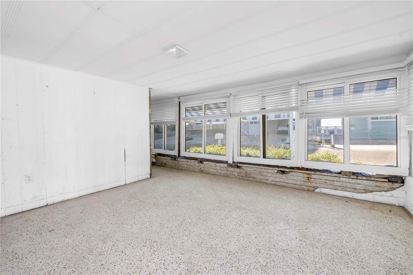 Image 10 of 28 For 18319 Sunset Boulevard