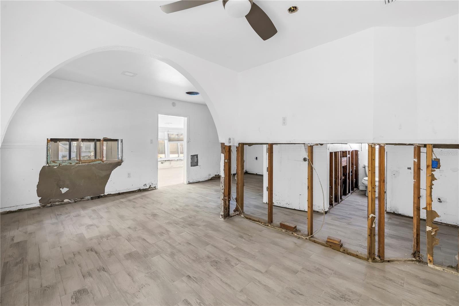 Image 15 of 28 For 18319 Sunset Boulevard