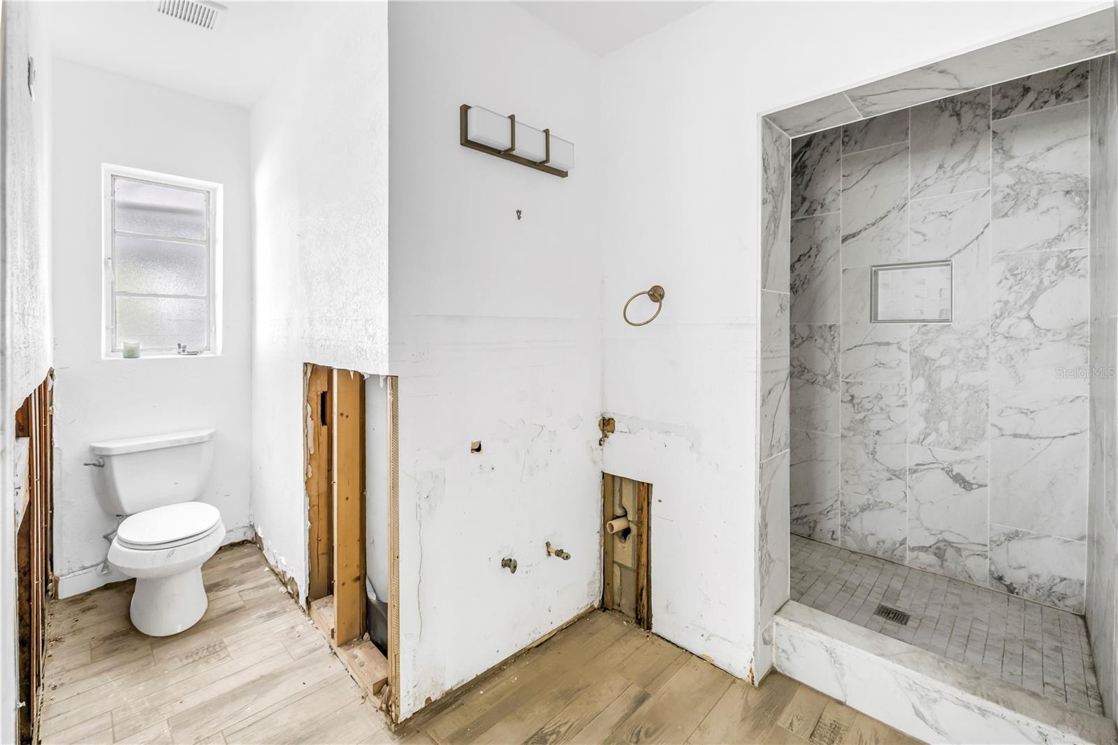 Image 16 of 28 For 18319 Sunset Boulevard