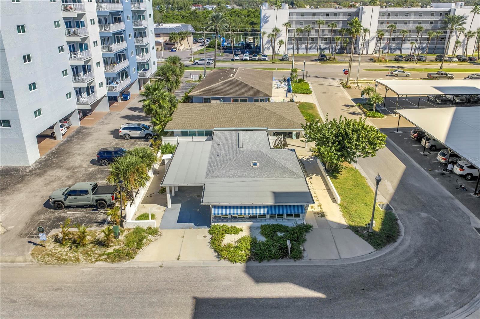 Image 20 of 28 For 18319 Sunset Boulevard