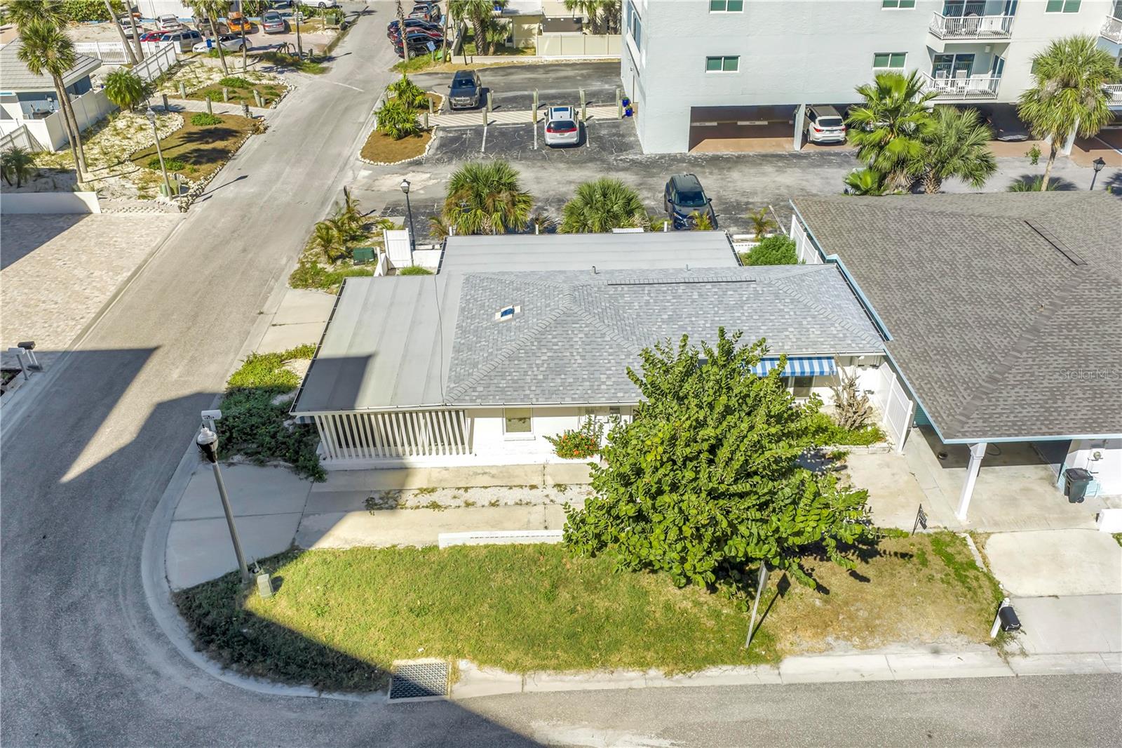 Image 22 of 28 For 18319 Sunset Boulevard