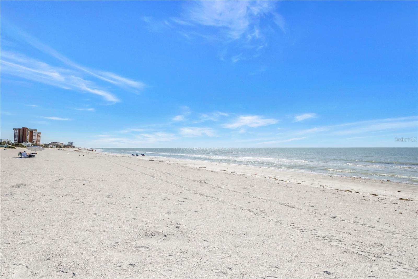 Image 23 of 28 For 18319 Sunset Boulevard