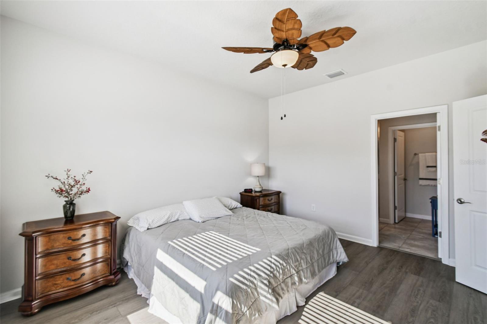 Image 26 of 70 For 11866 Bristol Bridge Road