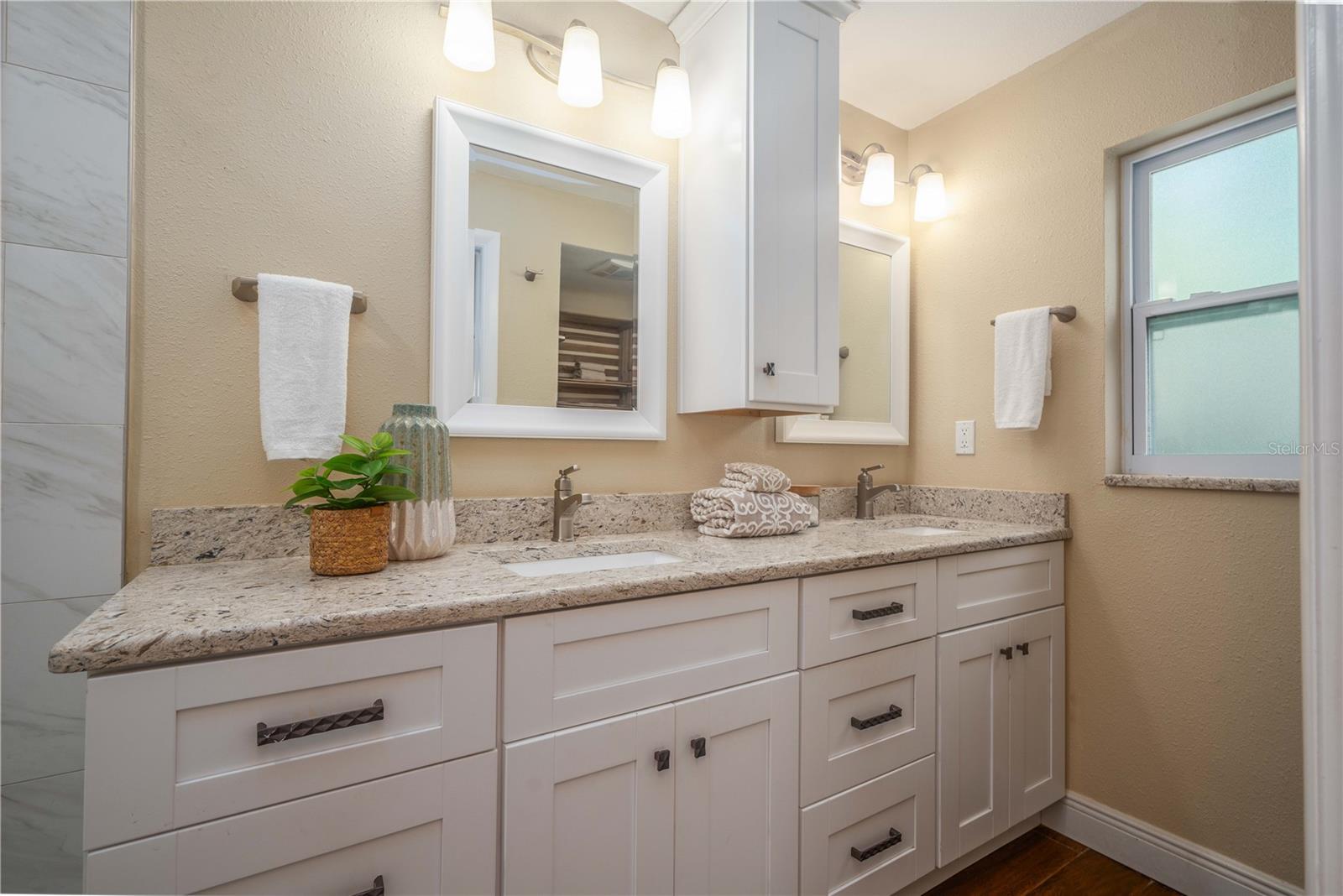 Image 21 of 51 For 11438 126th Terrace