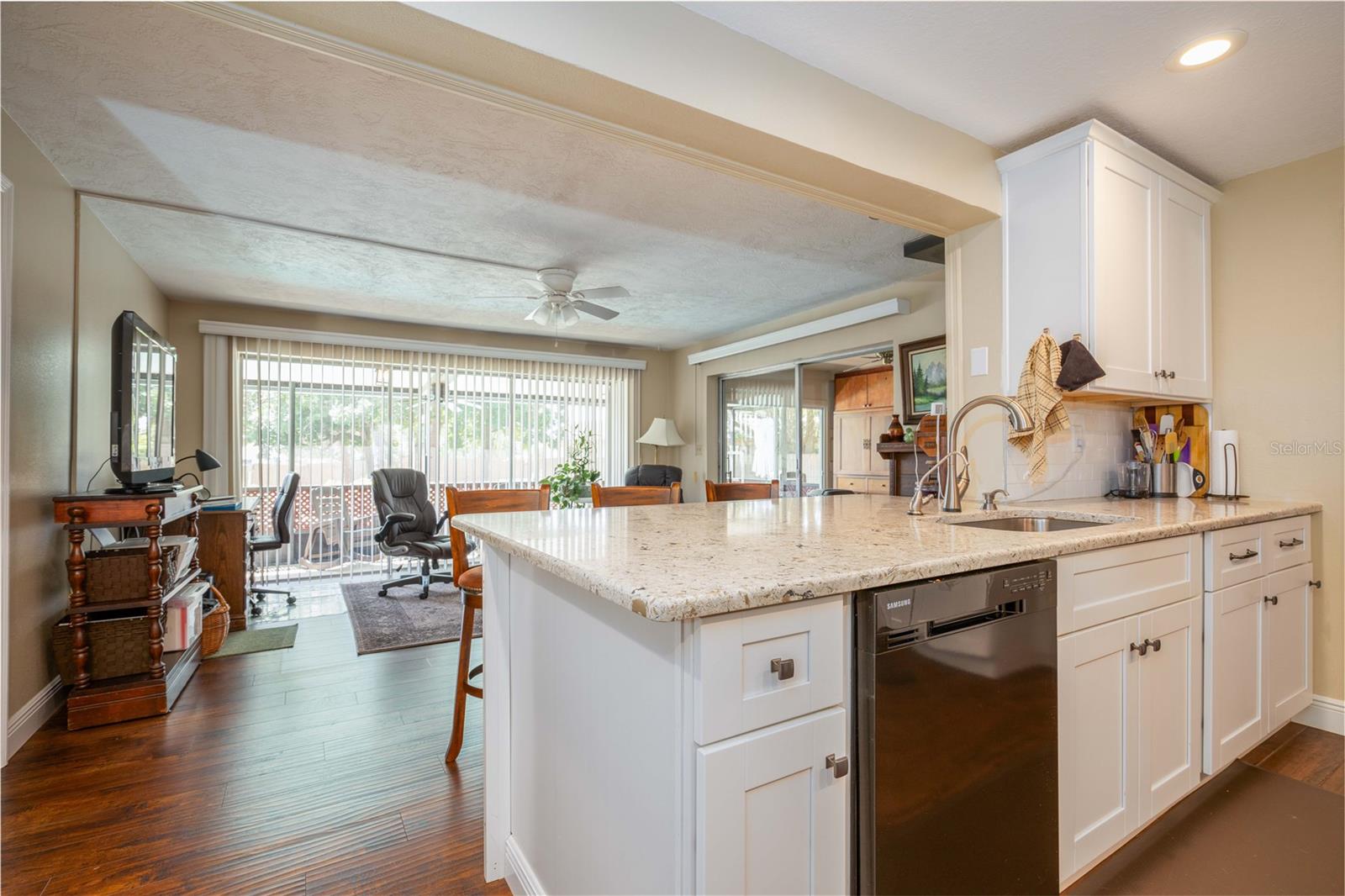 Image 28 of 51 For 11438 126th Terrace