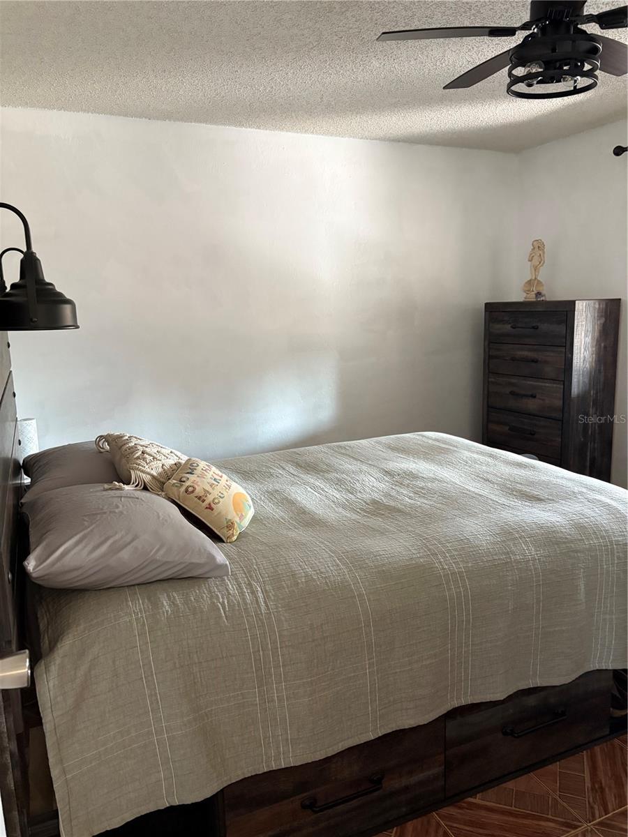 Image 8 of 39 For 6164 97th Terrace N