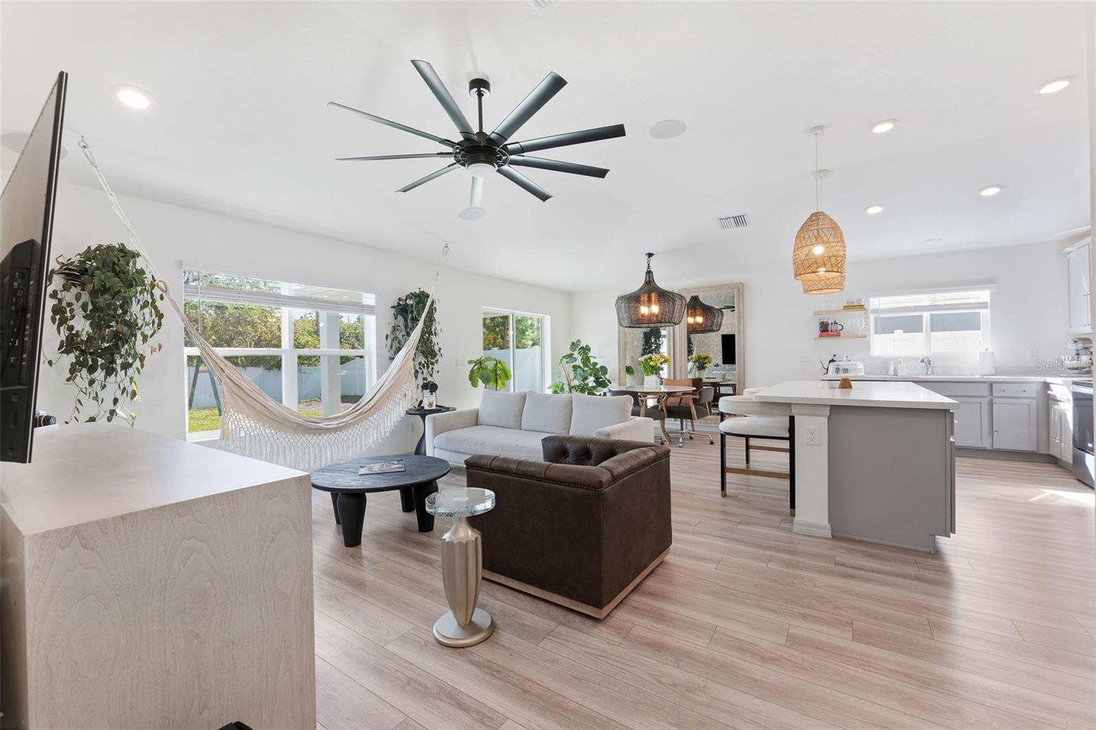 Image 10 of 27 For 12566 Achasta Boulevard