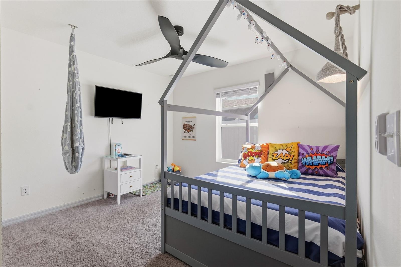 Image 19 of 27 For 12566 Achasta Boulevard