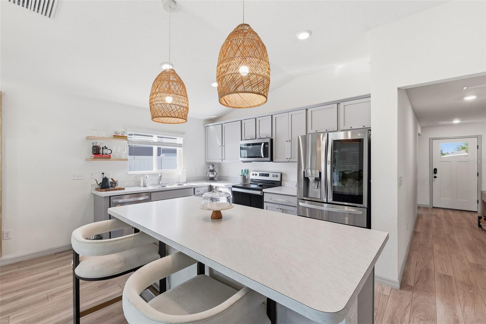 Image 7 of 27 For 12566 Achasta Boulevard