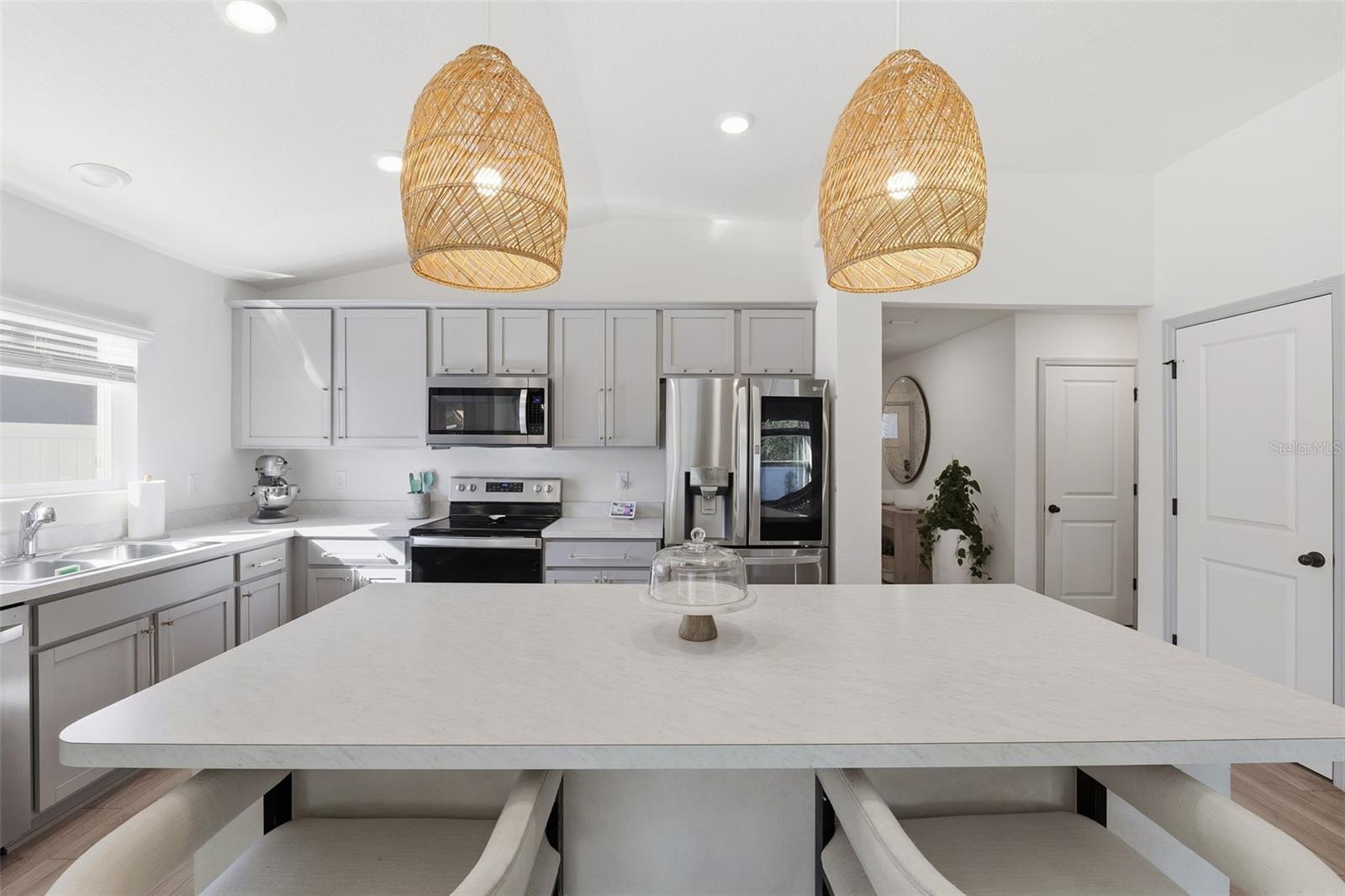 Image 9 of 27 For 12566 Achasta Boulevard