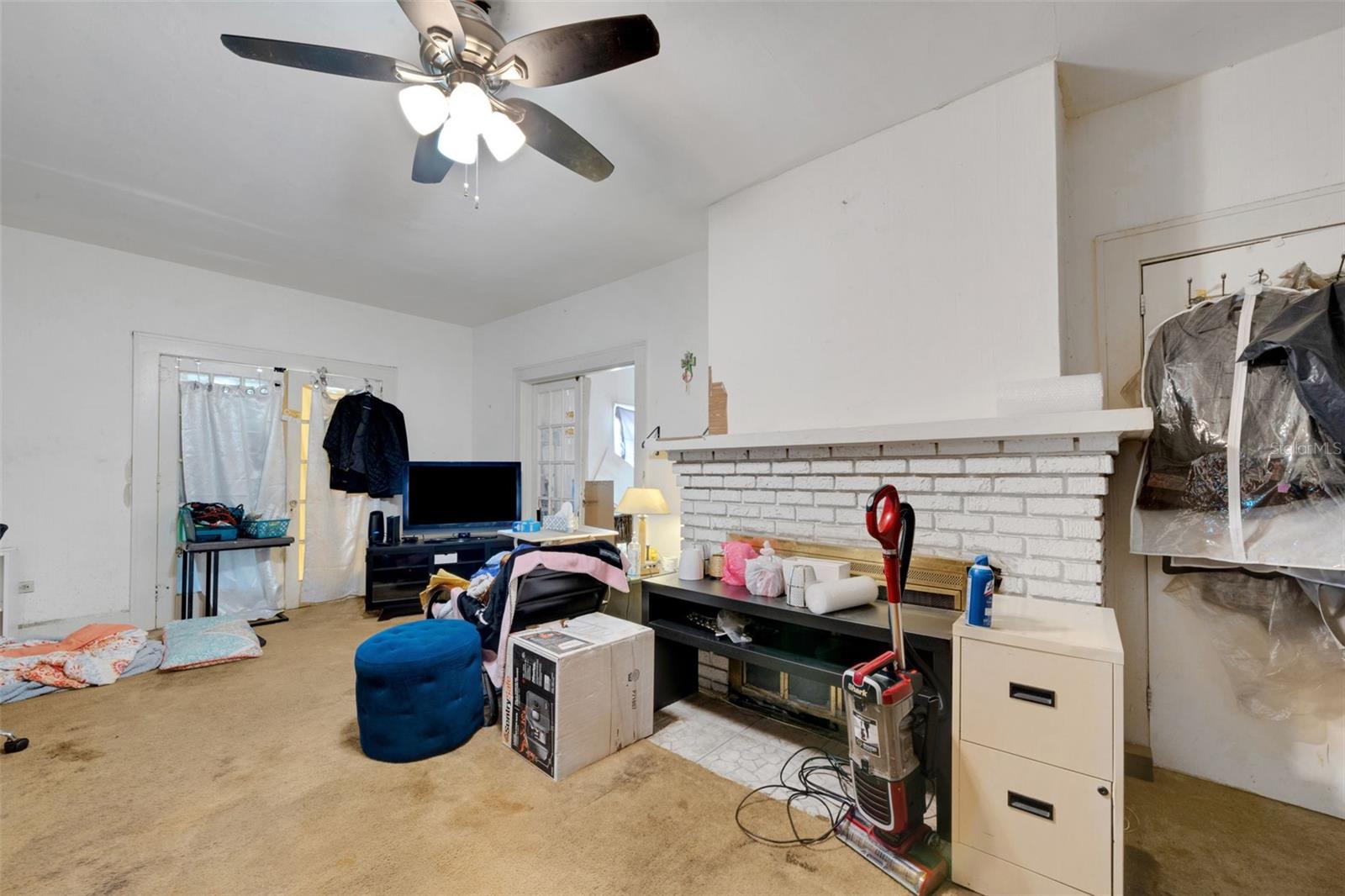 Image 14 of 34 For 2555 Queen St S