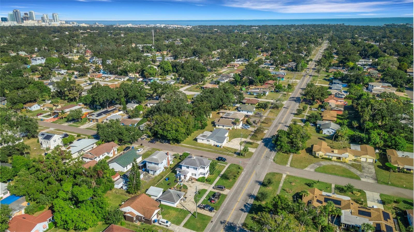 Image 27 of 34 For 2555 Queen St S