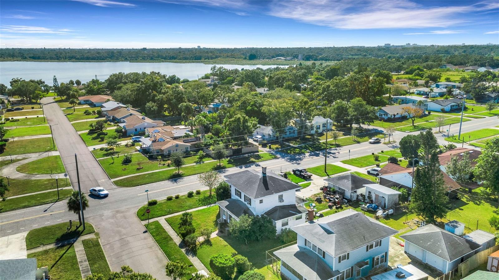 Image 32 of 34 For 2555 Queen St S