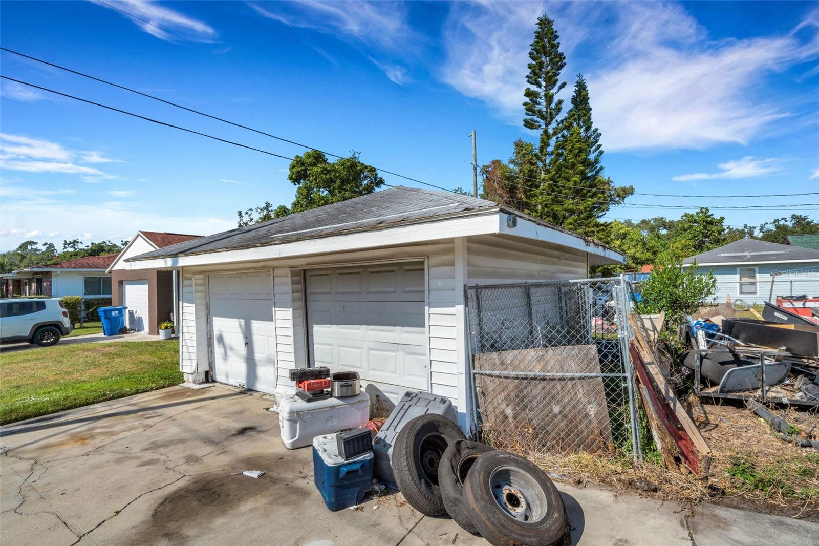 Image 4 of 34 For 2555 Queen St S