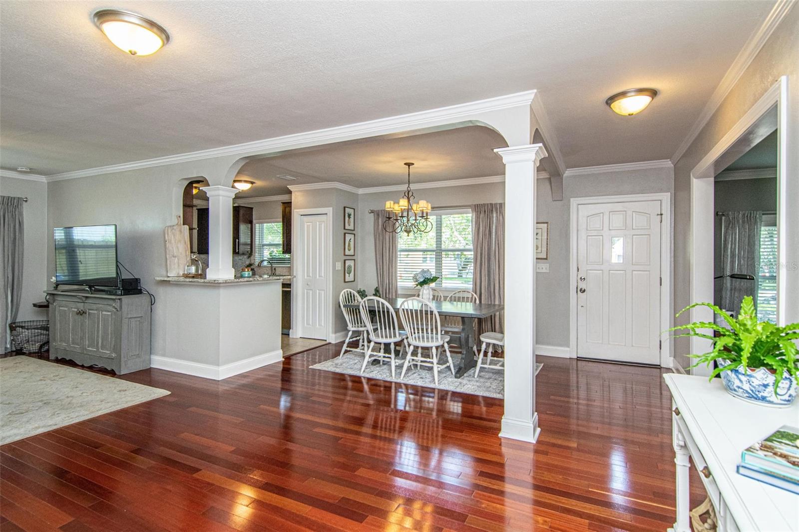 Image 10 of 32 For 2618 Toronto Avenue