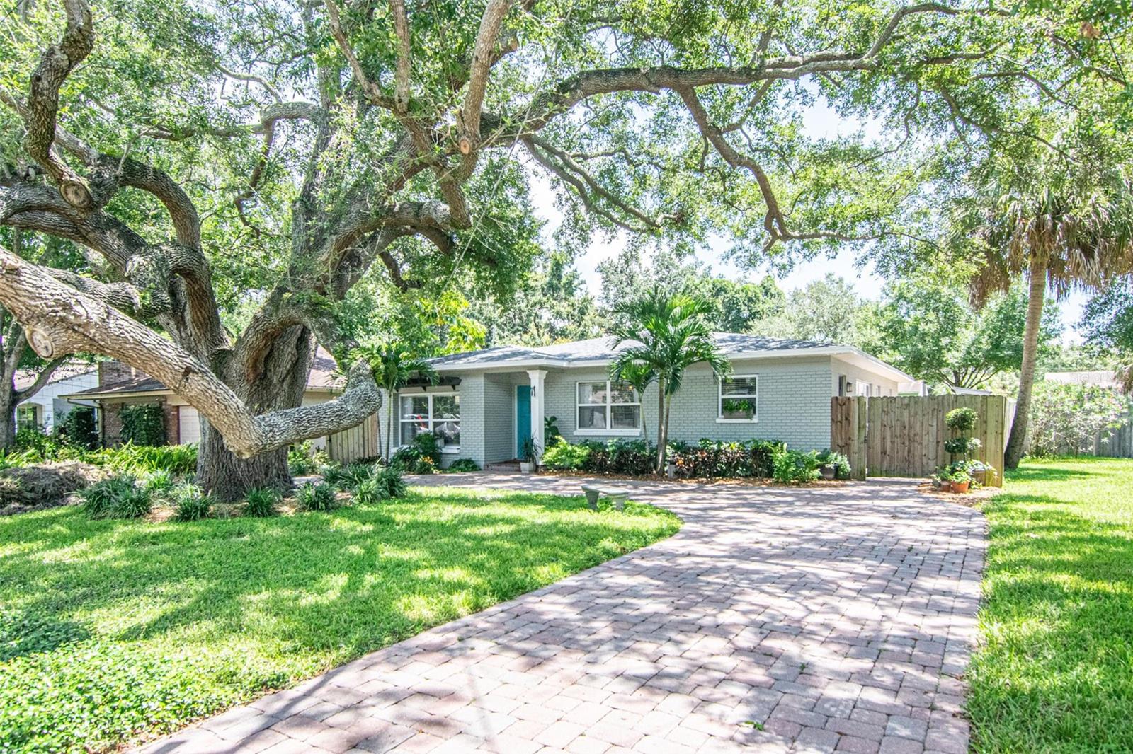 Image 3 of 32 For 2618 Toronto Avenue