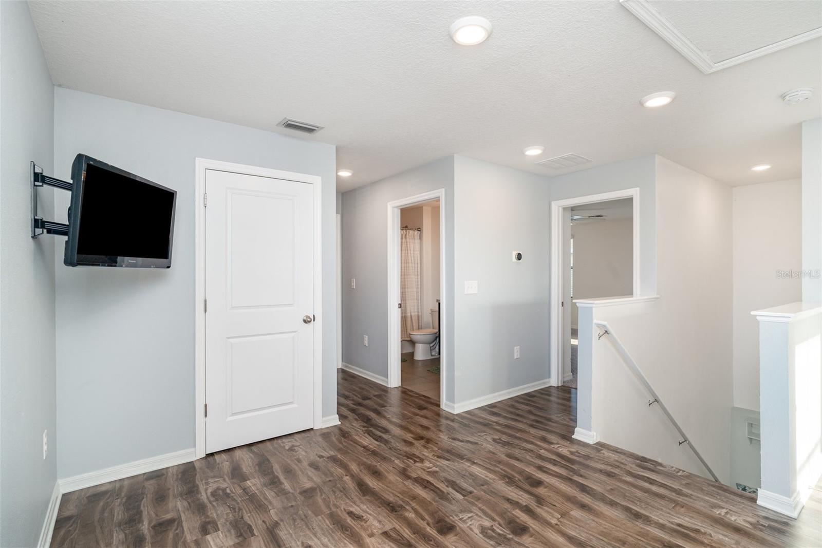 Image 28 of 35 For 335 Gris Sky Lane